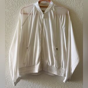 ATHLETA Windbreaker Adjustable Back String Light Jacket White Women’s Sz Medium